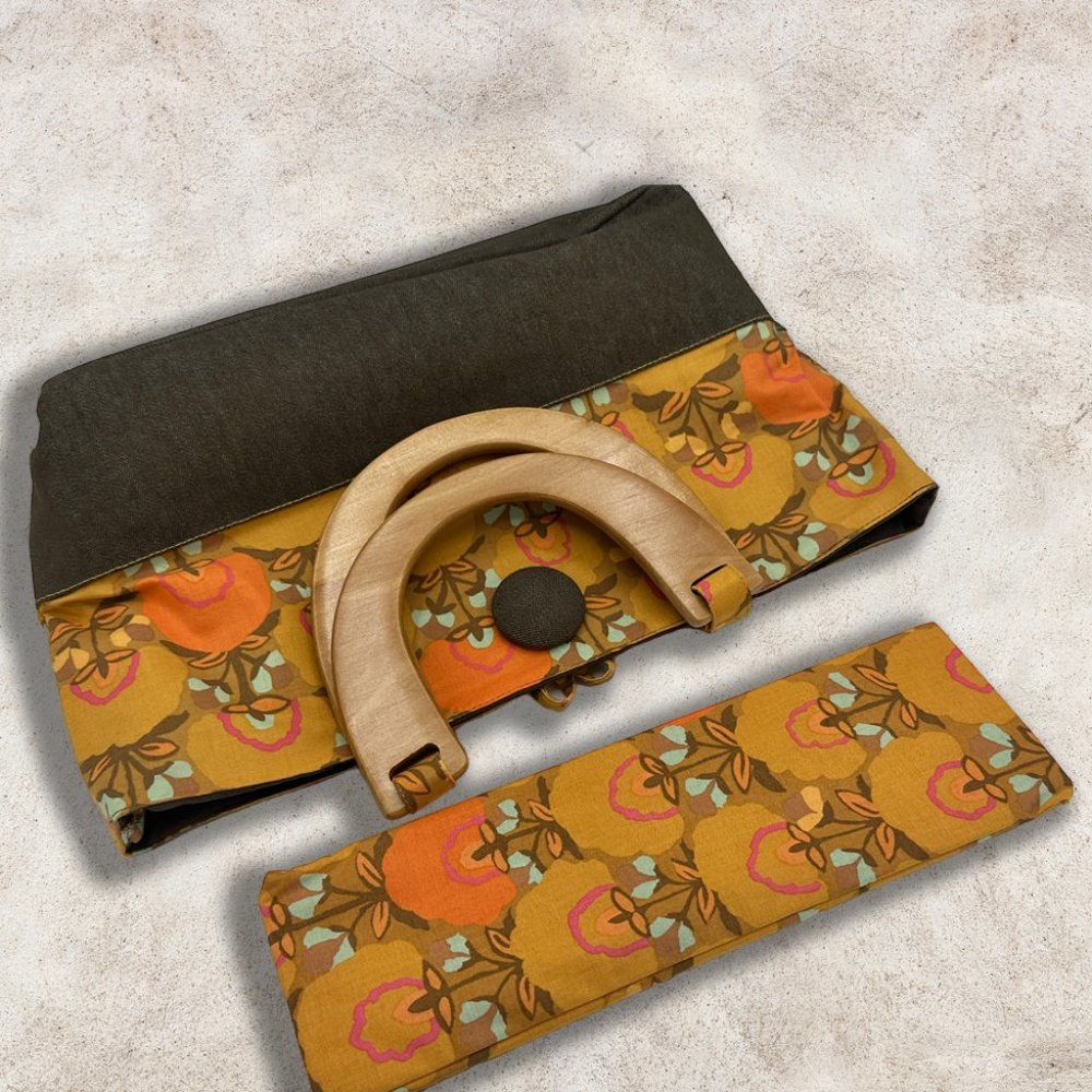 Retro Inspired Handbag - Picture 5 of 6